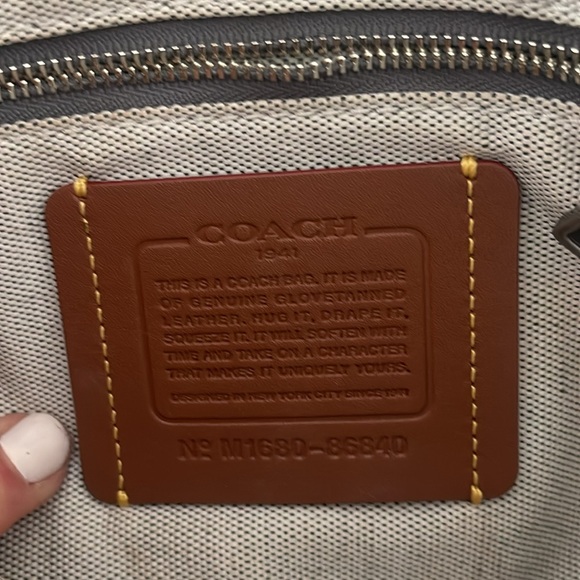 Coach genuine suede clutch fringe excellent condition inside few stains - Picture 6 of 6